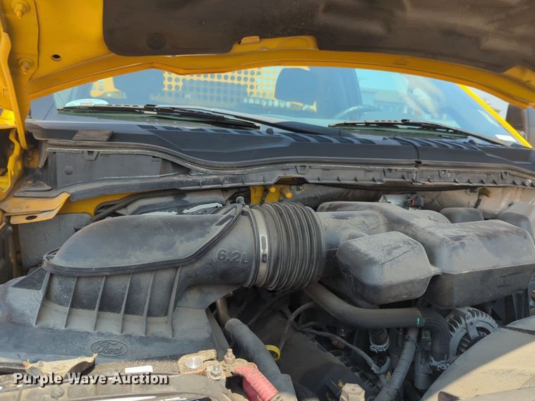 image for item NW9692 2017 Ford F350 Super Duty utility bed pickup truck