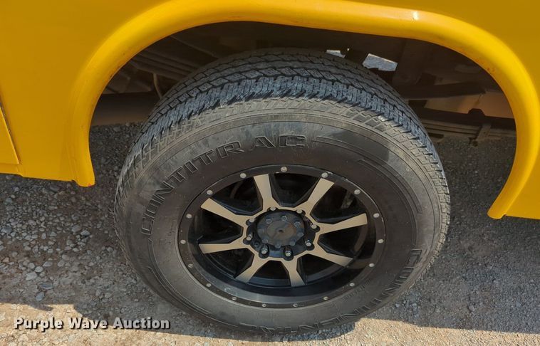 image for item NW9692 2017 Ford F350 Super Duty utility bed pickup truck