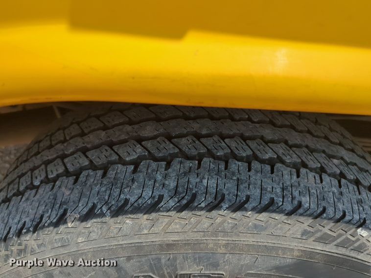 image for item NW9692 2017 Ford F350 Super Duty utility bed pickup truck