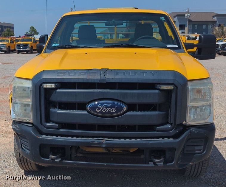 image for item NW9695 2015 Ford  F350 Super Duty utility bed pickup truck