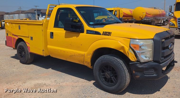 image for item NW9695 2015 Ford  F350 Super Duty utility bed pickup truck