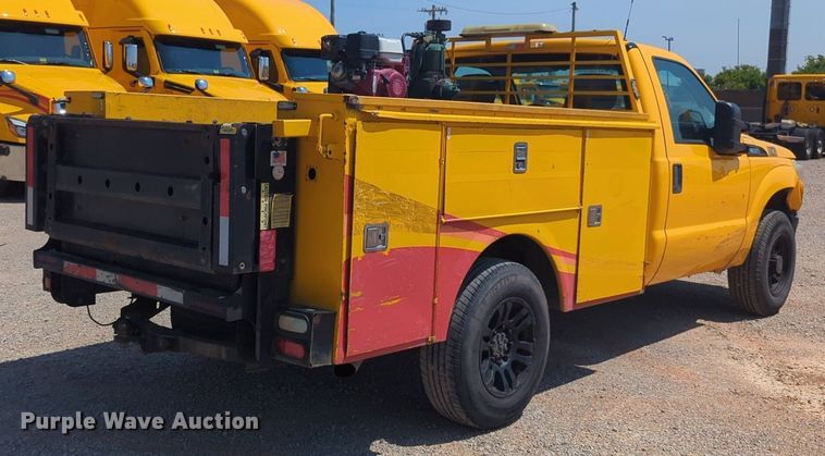 image for item NW9695 2015 Ford  F350 Super Duty utility bed pickup truck