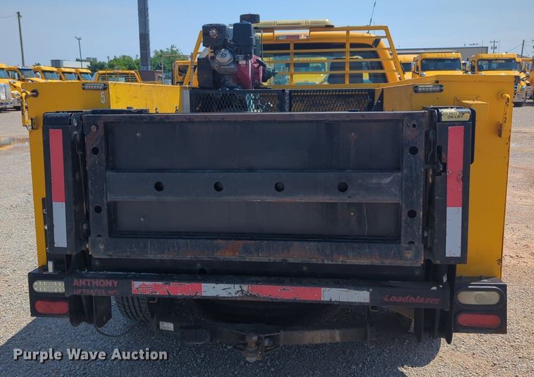 image for item NW9695 2015 Ford  F350 Super Duty utility bed pickup truck