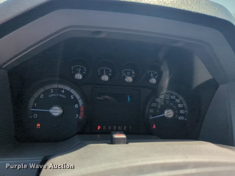 image for item NW9695 2015 Ford  F350 Super Duty utility bed pickup truck