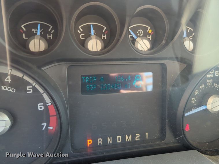 image for item NW9695 2015 Ford  F350 Super Duty utility bed pickup truck