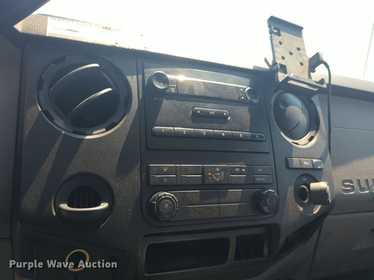 image for item NW9695 2015 Ford  F350 Super Duty utility bed pickup truck