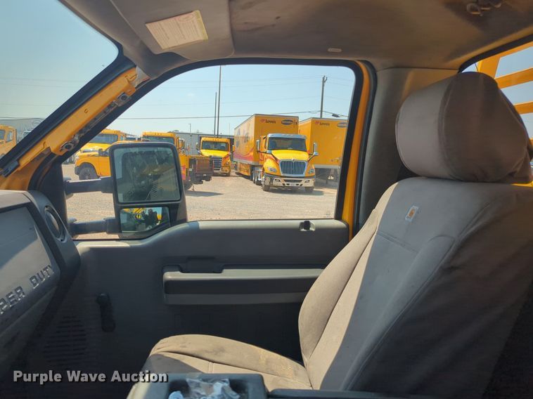 image for item NW9695 2015 Ford  F350 Super Duty utility bed pickup truck