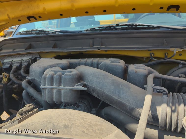 image for item NW9695 2015 Ford  F350 Super Duty utility bed pickup truck