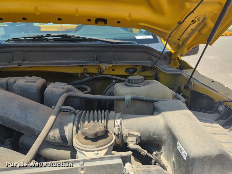 image for item NW9695 2015 Ford  F350 Super Duty utility bed pickup truck