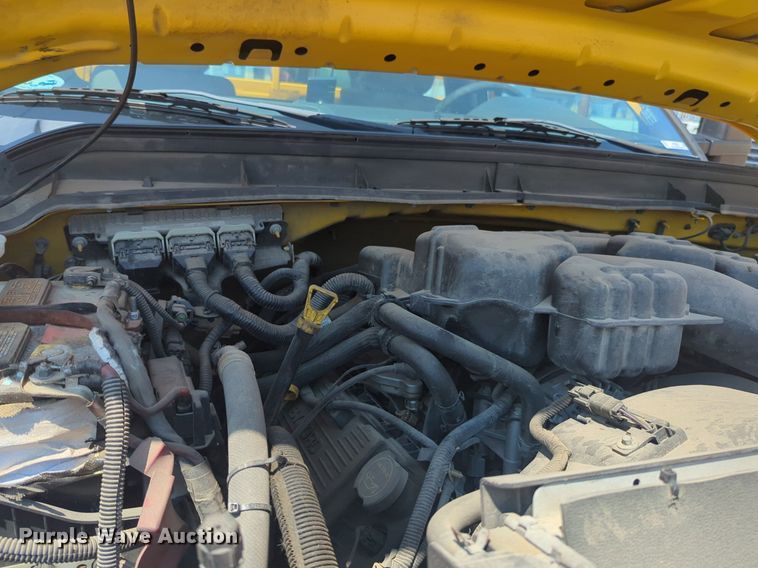 image for item NW9695 2015 Ford  F350 Super Duty utility bed pickup truck