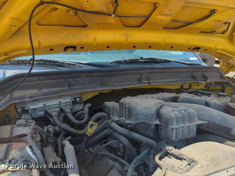 image for item NW9695 2015 Ford  F350 Super Duty utility bed pickup truck