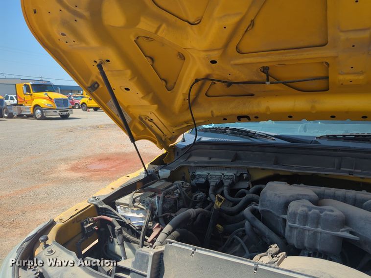 image for item NW9695 2015 Ford  F350 Super Duty utility bed pickup truck