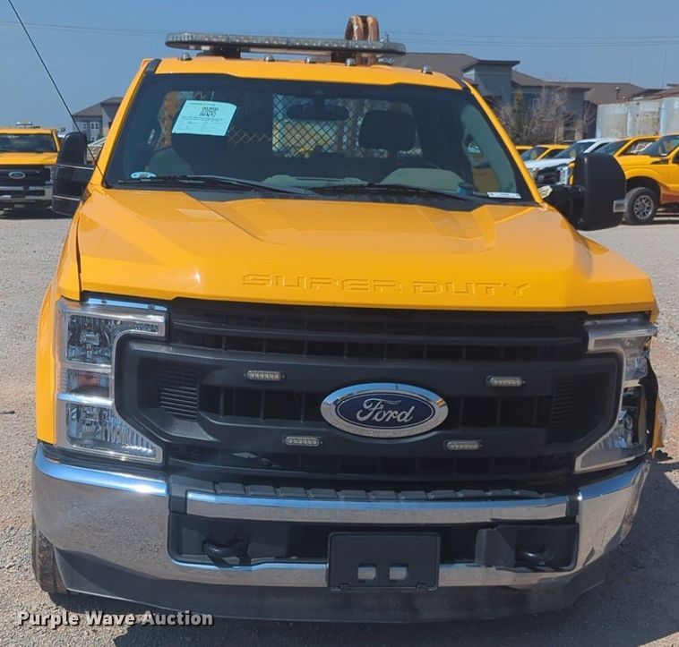 image for item NW9697 2020 Ford F350 Super Duty utility bed pickup truck