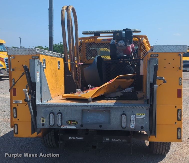 image for item NW9697 2020 Ford F350 Super Duty utility bed pickup truck