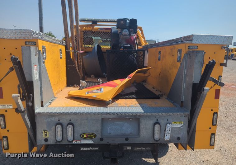 image for item NW9697 2020 Ford F350 Super Duty utility bed pickup truck