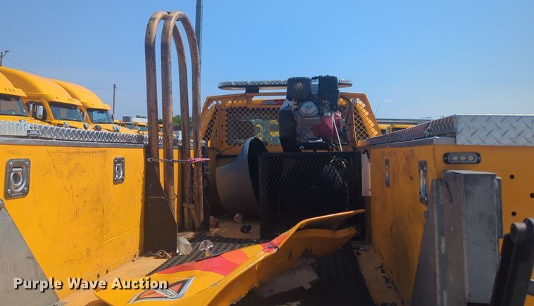 image for item NW9697 2020 Ford F350 Super Duty utility bed pickup truck