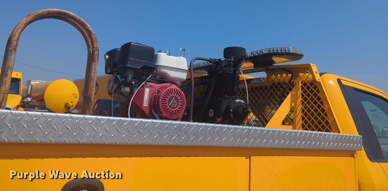 image for item NW9697 2020 Ford F350 Super Duty utility bed pickup truck