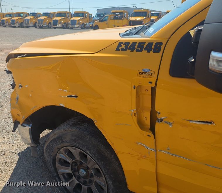 image for item NW9697 2020 Ford F350 Super Duty utility bed pickup truck