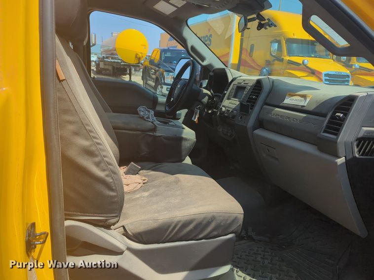 image for item NW9697 2020 Ford F350 Super Duty utility bed pickup truck