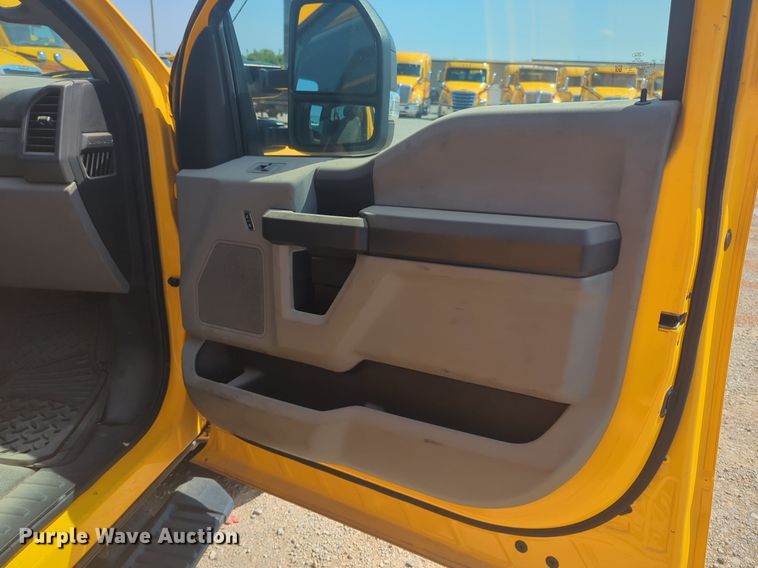 image for item NW9697 2020 Ford F350 Super Duty utility bed pickup truck