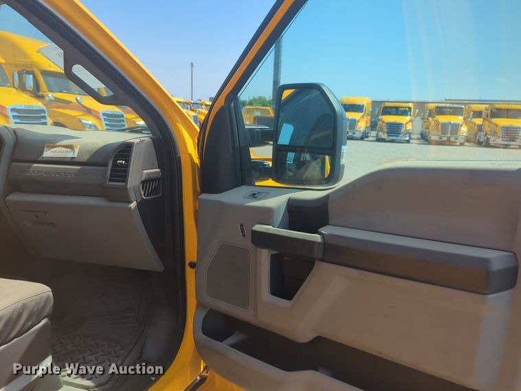 image for item NW9697 2020 Ford F350 Super Duty utility bed pickup truck