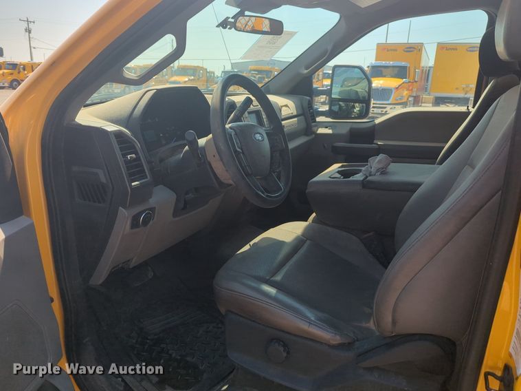 image for item NW9697 2020 Ford F350 Super Duty utility bed pickup truck