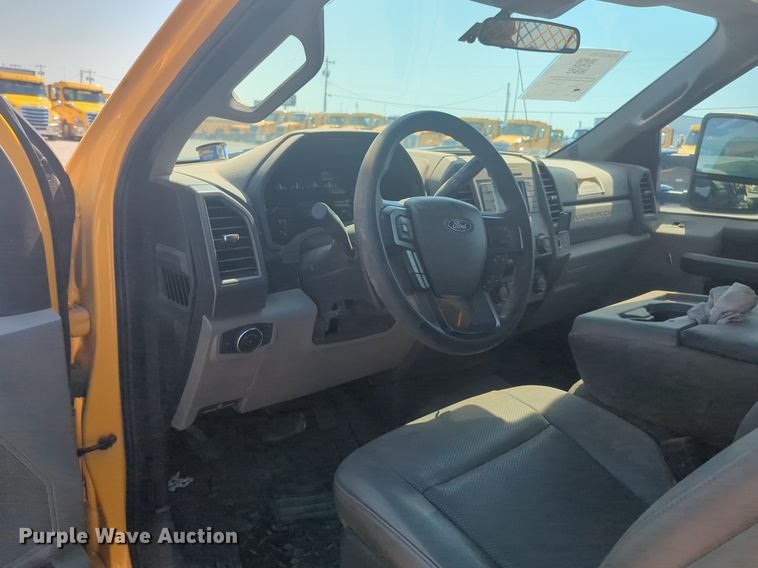 image for item NW9697 2020 Ford F350 Super Duty utility bed pickup truck