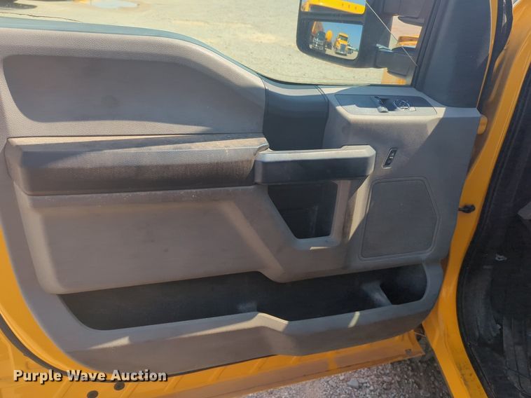 image for item NW9697 2020 Ford F350 Super Duty utility bed pickup truck