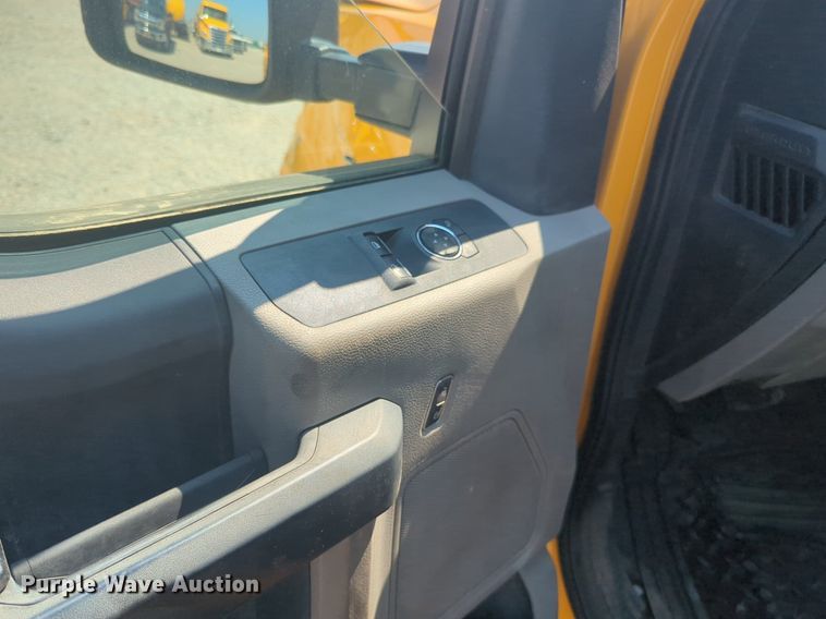 image for item NW9697 2020 Ford F350 Super Duty utility bed pickup truck