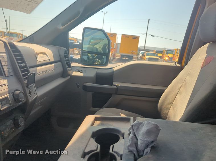 image for item NW9697 2020 Ford F350 Super Duty utility bed pickup truck