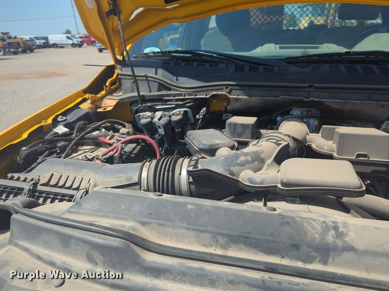 image for item NW9697 2020 Ford F350 Super Duty utility bed pickup truck