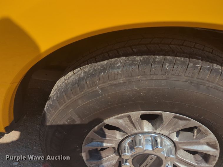 image for item NW9697 2020 Ford F350 Super Duty utility bed pickup truck