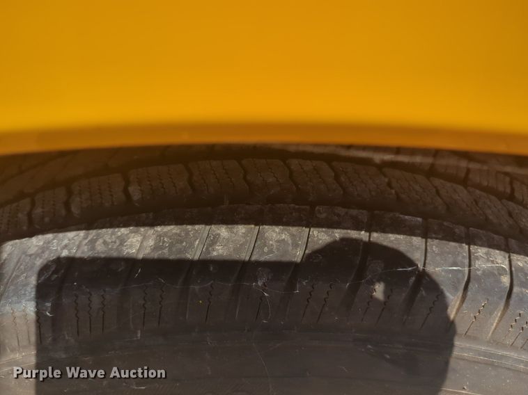 image for item NW9697 2020 Ford F350 Super Duty utility bed pickup truck