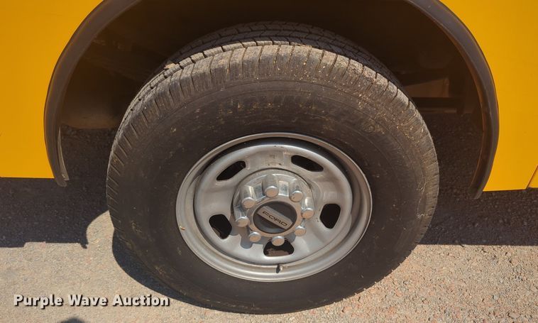 image for item NW9697 2020 Ford F350 Super Duty utility bed pickup truck