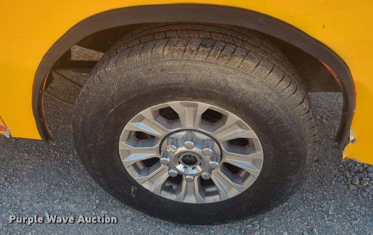 image for item NW9697 2020 Ford F350 Super Duty utility bed pickup truck