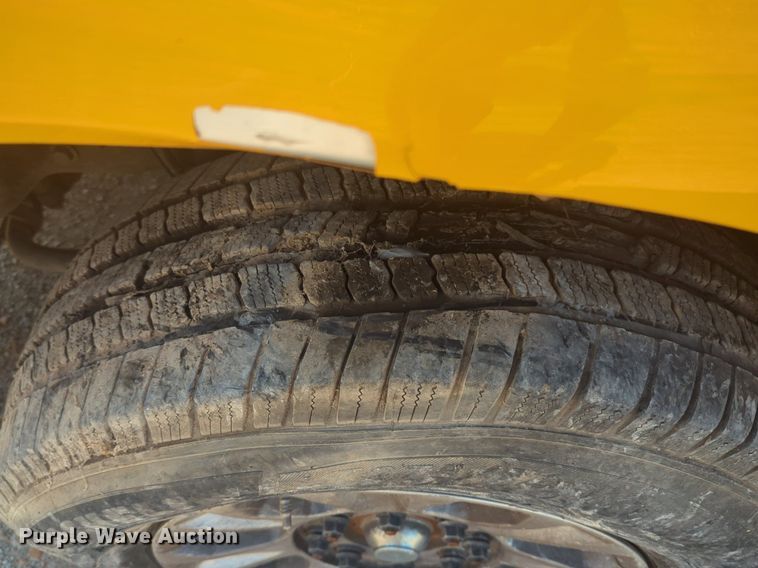 image for item NW9697 2020 Ford F350 Super Duty utility bed pickup truck