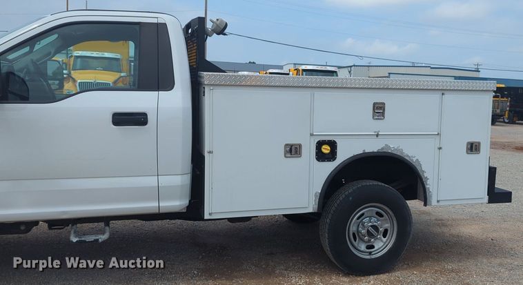 image for item NW9700 2019 Ford  F250 Super Duty XL utility bed pickup truck