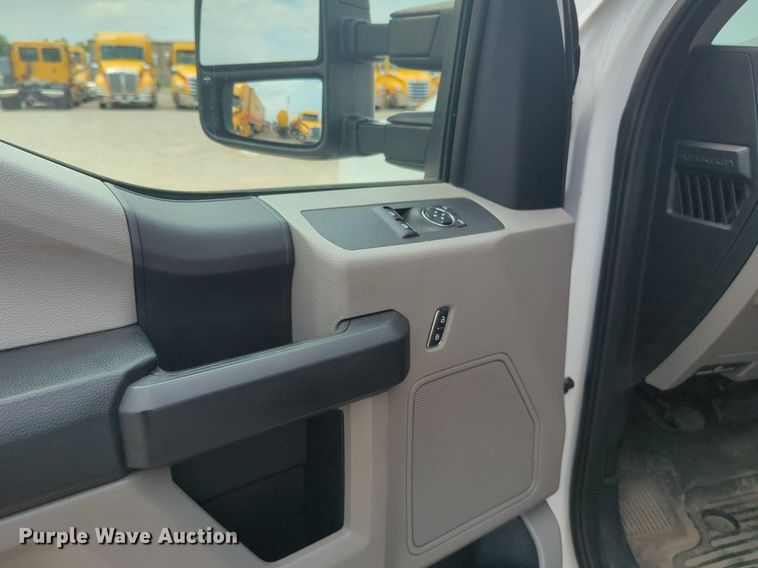 image for item NW9700 2019 Ford  F250 Super Duty XL utility bed pickup truck