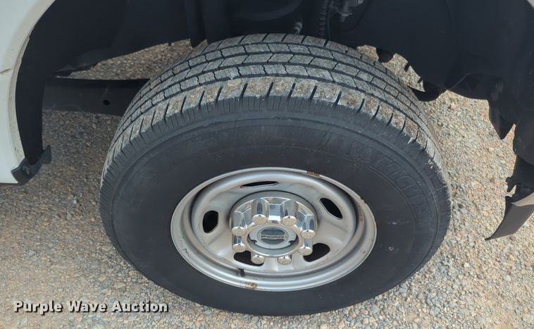 image for item NW9700 2019 Ford  F250 Super Duty XL utility bed pickup truck