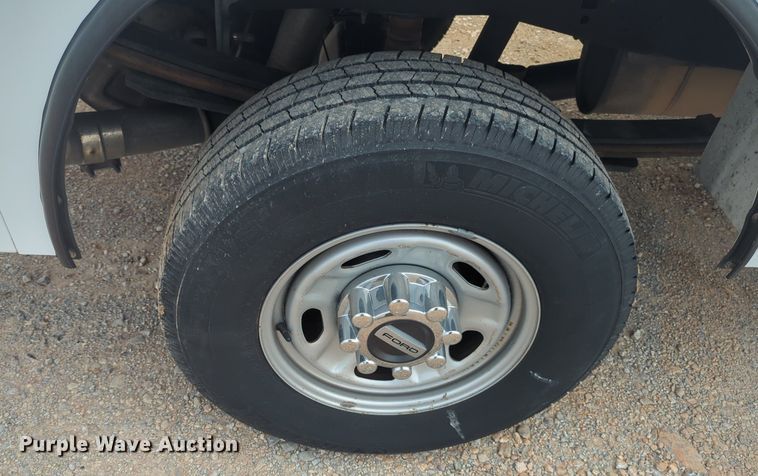 image for item NW9700 2019 Ford  F250 Super Duty XL utility bed pickup truck