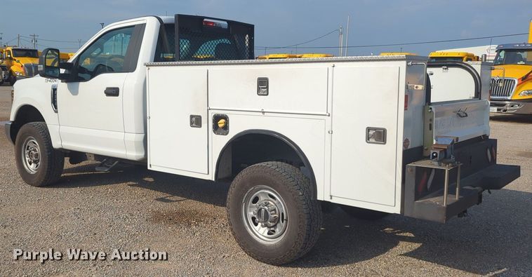 image for item NW9704 2019 Ford  F250 Super Duty XL utility bed pickup truck