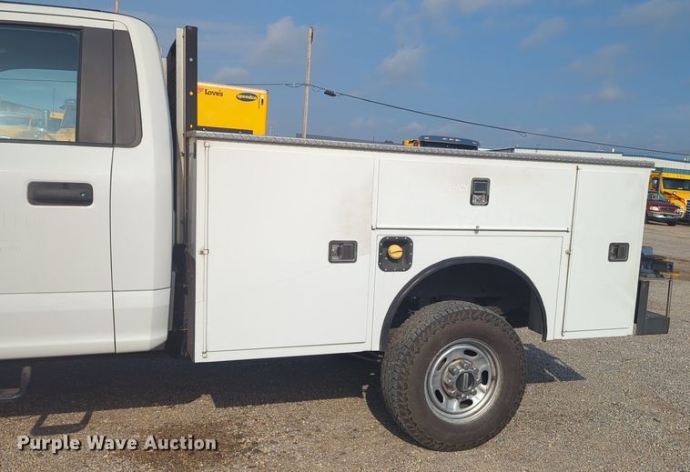 image for item NW9704 2019 Ford  F250 Super Duty XL utility bed pickup truck