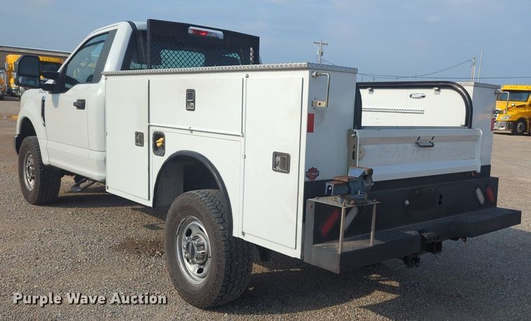 image for item NW9704 2019 Ford  F250 Super Duty XL utility bed pickup truck