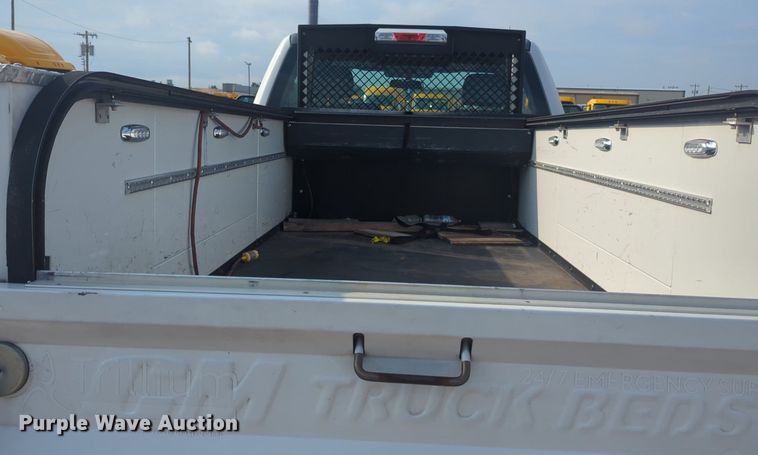 image for item NW9704 2019 Ford  F250 Super Duty XL utility bed pickup truck