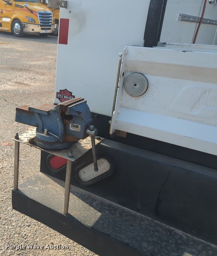 image for item NW9704 2019 Ford  F250 Super Duty XL utility bed pickup truck