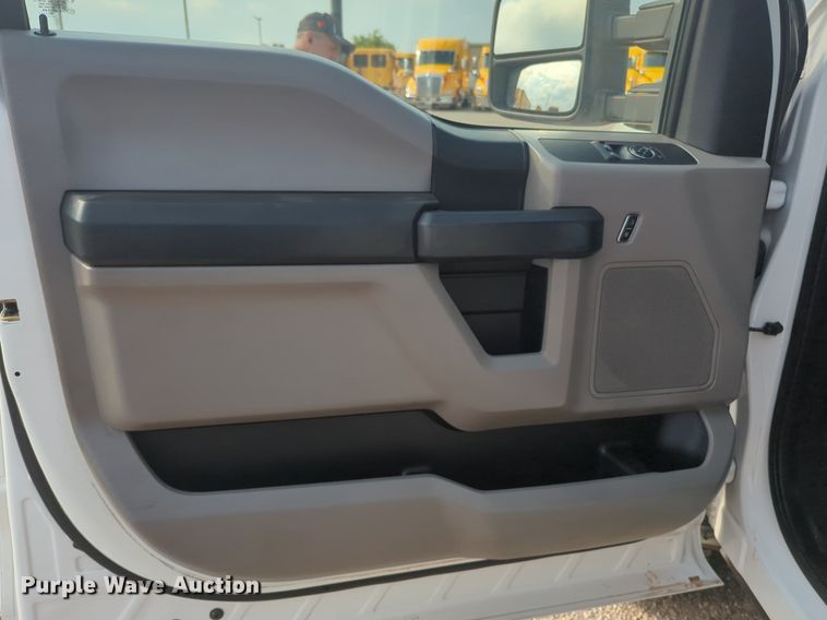 image for item NW9704 2019 Ford  F250 Super Duty XL utility bed pickup truck