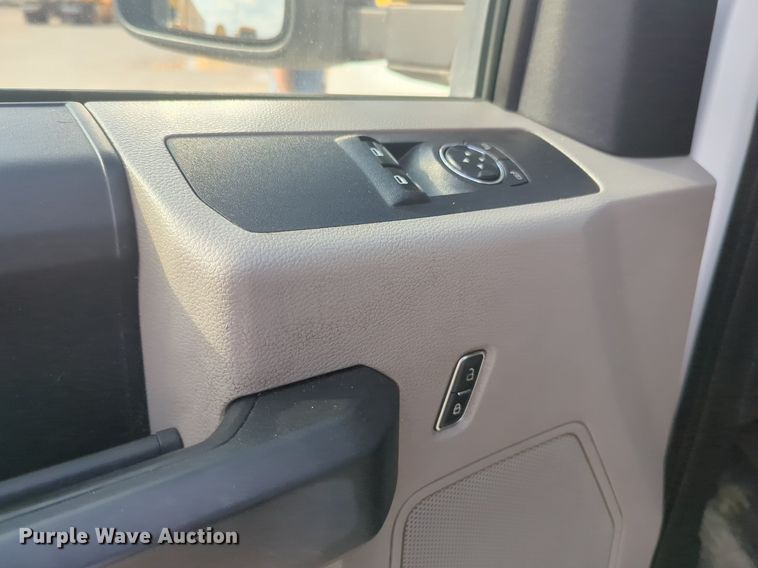 image for item NW9704 2019 Ford  F250 Super Duty XL utility bed pickup truck