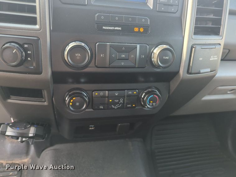 image for item NW9704 2019 Ford  F250 Super Duty XL utility bed pickup truck