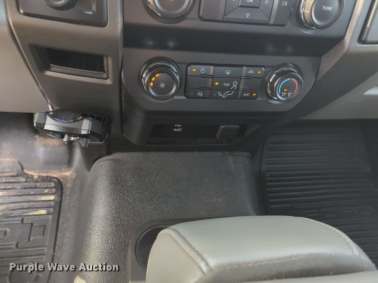 image for item NW9704 2019 Ford  F250 Super Duty XL utility bed pickup truck