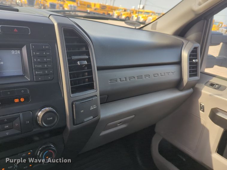 image for item NW9704 2019 Ford  F250 Super Duty XL utility bed pickup truck